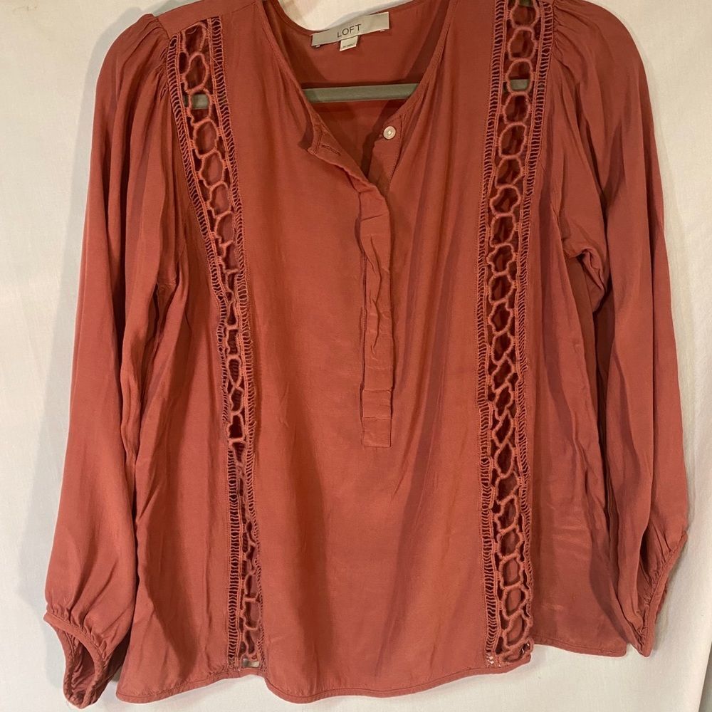 Ladies M Ann Taylor Loft long sleeve blouse